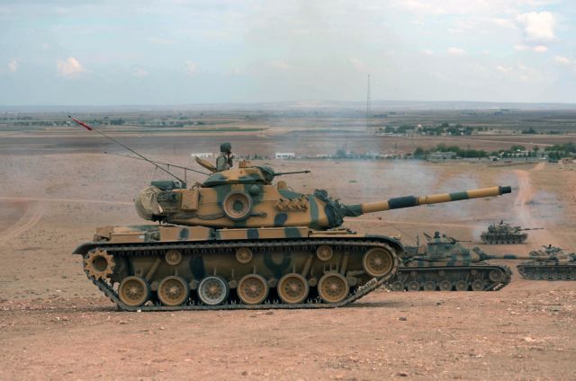 Τουρκικά άρματα στη συριακή μεθόριο, μάχη και στην «πόρτα» της Βαγδάτης